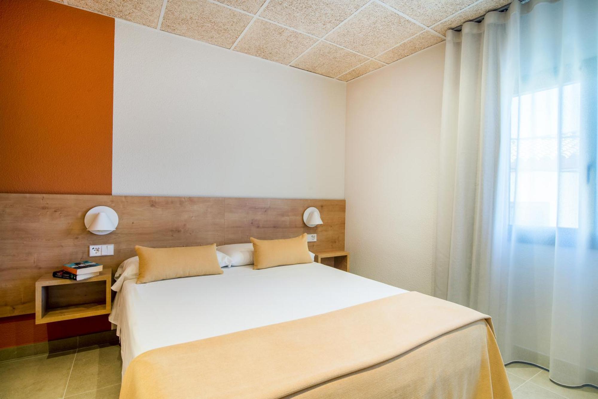 Hostal Barris ปัลส์ ภายนอก รูปภาพ